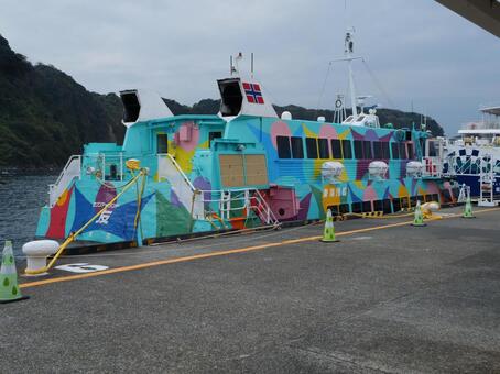 伊豆大島　岡田港　ジェット船 岡田港,ジェット船,伊豆大島の写真素材