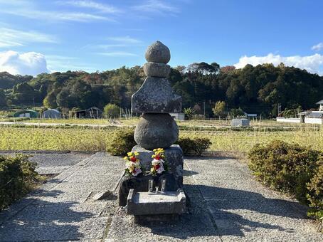 蘇我入鹿の首塚から見える甘樫丘 蘇我入鹿首塚,飛鳥板蓋宮,甘樫丘の写真素材