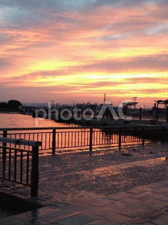 夕暮れ 夕方,夕暮れ,海の写真素材