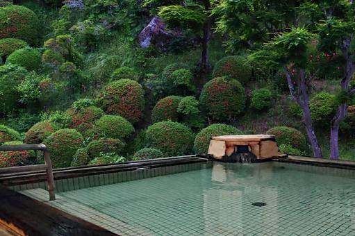 A tasteful open-air bath A tasteful open-air bath