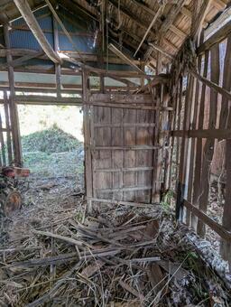 荒れた小屋 荒れた,小屋,凹凸の写真素材