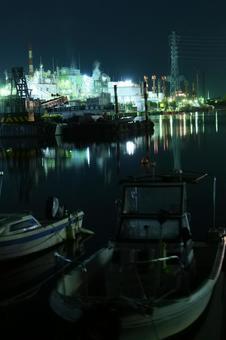 海南市のコンビナート夜景 海南市のコンビナート夜景 夜景,コンビナート,工場の写真素材