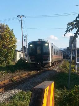 磐越西線の電車 線路,jr,踏切の写真素材