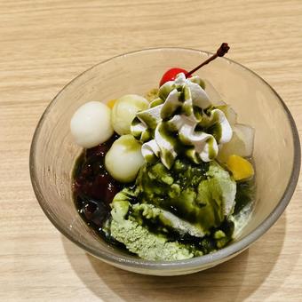 白玉抹茶あんみつ〜生クリームとアイス 白玉抹茶あんみつ〜生クリームとアイス あんみつ,抹茶,小豆の写真素材