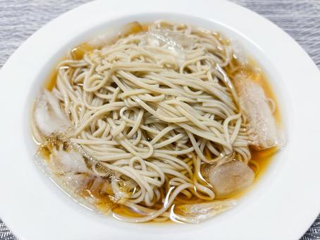冷やしぶっかけ蕎麦 冷やしぶっかけ蕎麦の写真