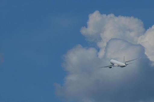 飛行機と雲 飛行機と雲 飛行機,旅客機,ジェット機の写真素材