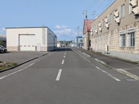 寂しげな美瑛駅近くの道 寂しげな美瑛駅近くの道の写真