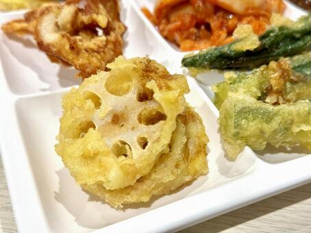 バイキング　レンコンの天ぷら 天ぷら,レンコン,蓮根の写真素材