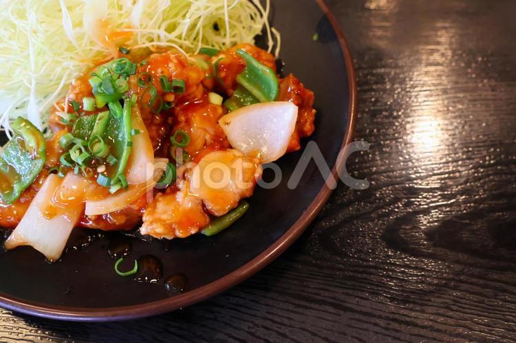 焼き肉店のランチの若鶏の甘酢和え 背景,若鶏,甘酢和えの写真素材