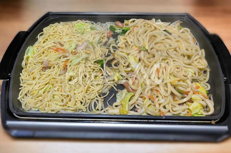 焼きそば＆うどん 焼きそば,焼きうどん,料理の写真素材