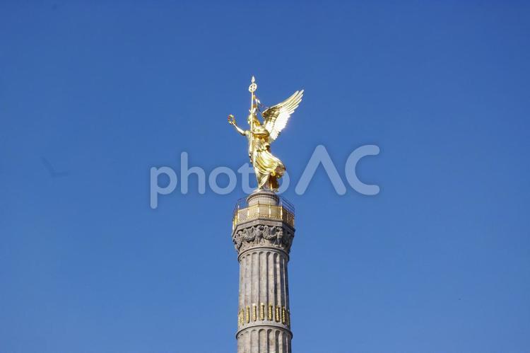 ベルリン　ジーゲスゾイレの天使像　ドイツ ジーゲスゾイレ,戦勝記念塔,ベルリンの写真素材