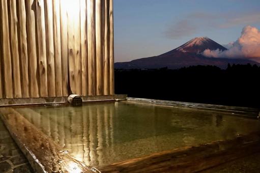 Open-air bath with Mt. Fuji Open-air bath with Mt. Fuji