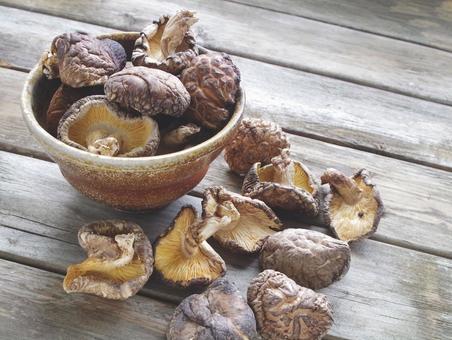 干し椎茸 乾物 笊 どんこ椎茸 干し椎茸 乾物 笊 どんこ椎茸 椎茸,乾物,乾燥の写真素材