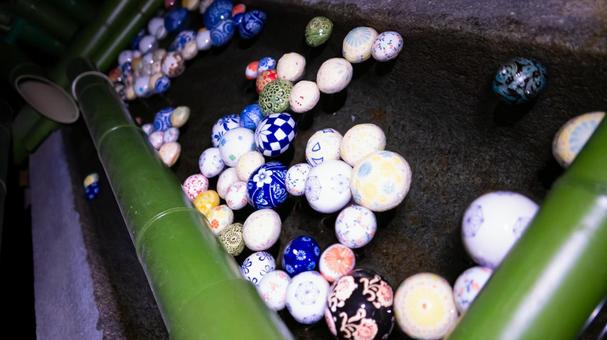 水面に浮かぶ光の珠 水,ガラス玉,浮かぶの写真素材