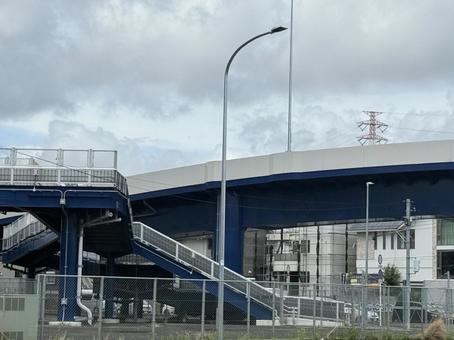 歩道橋 歩道橋 高速道路,道,車の写真素材