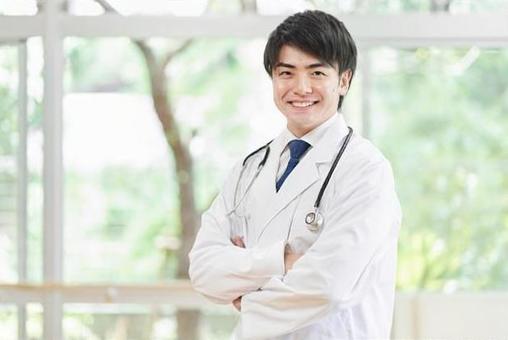 在醫院工作的男醫生 在醫院工作的男醫生