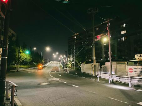 夜の交差点 夜の交差点 夜景,景色,夜の写真素材