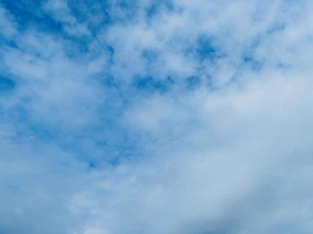 美しく穏やかな青空 美しく穏やかな青空 青空,空,雲の写真素材