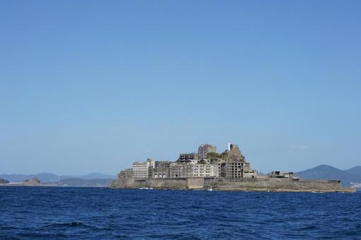 青い海に浮かぶ軍艦島2 青い海に浮かぶ軍艦島2 軍艦島,長崎,廃墟の写真素材