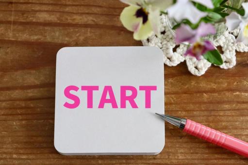 メモ帳とお花 STARTイメージ メモ帳とお花 STARTイメージ スタート,start,始めるの写真素材