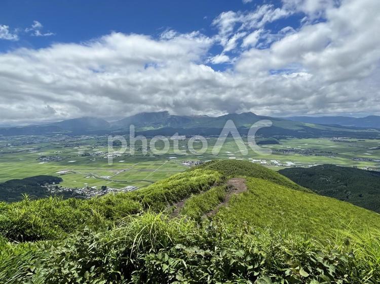 青空の下の大観峰の風景 大観峰,風景,眺望の写真素材