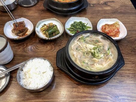 韓国料理 ソルロンタン 本場 韓国料理 ソルロンタン 本場 ユッケジャン,韓国料理,本場の写真素材