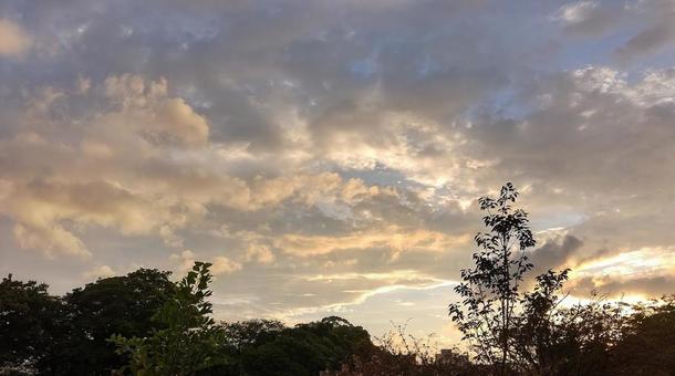梅雨明け前の夕景 梅雨明け前の夕景の写真