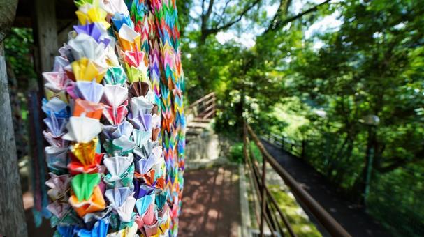 A Thousand Cranes, JPG