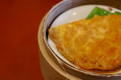 中華料理店のカニ玉の写真