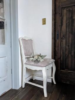 Antique chair and dried flowers, JPG Antique chair and dried flowers, antique, miscellaneous goods, accessory, JPG