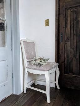 Antique chair and dried flowers, antique, miscellaneous goods, accessory, JPG