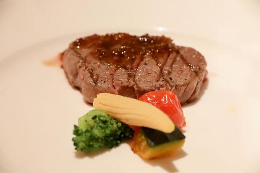 牛サーロインのグリル 牛サーロインのグリル 牛サーロインのグリル,牛肉,グリルの写真素材