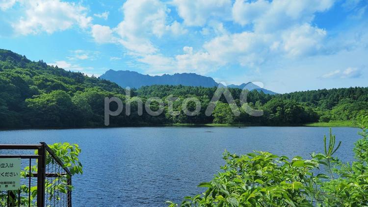 戸隠神社小鳥ヶ池 戸隠神社,小鳥ヶ池,戸隠連峰の写真素材