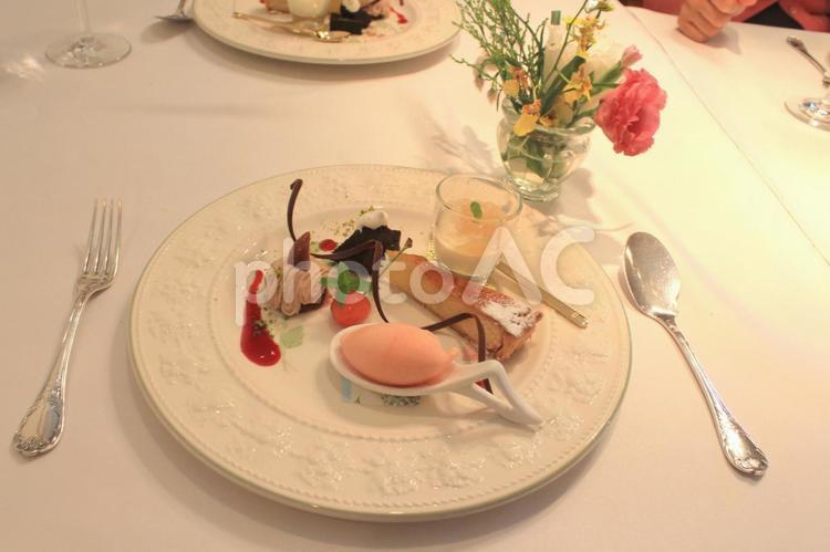 デザート 皿,料理,白の写真素材