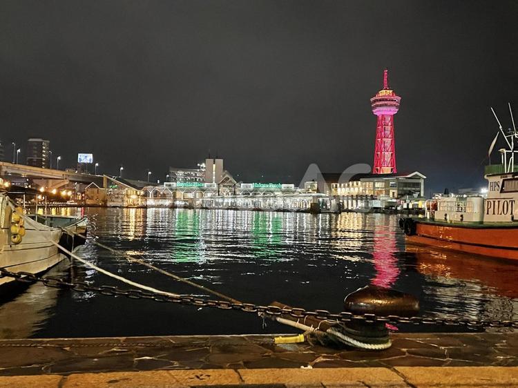 夜の博多港と博多ポートタワー 港,夜景,船の写真素材