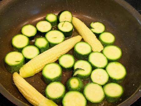 Photo, zucchini, young corn, stir fry, 