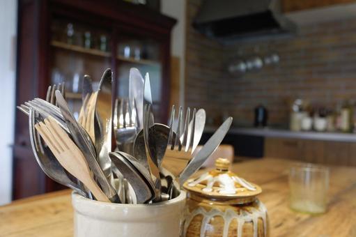 テーブル上のフォークとナイフ入れ 食器,ナイフ,フォークの写真素材