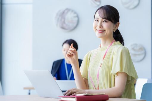 オフィスで働くビジネスウーマン ビジネス,ビジネスウーマン,エンジニアの写真素材