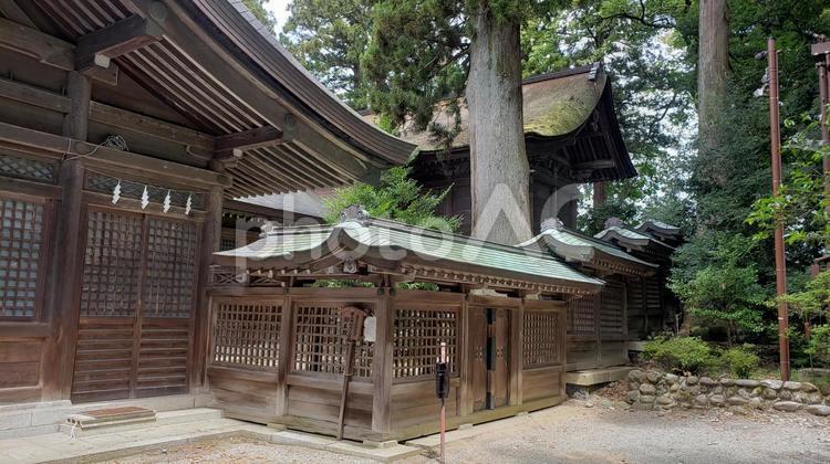 越中国一之宮 雄山神社前立社壇 拝殿と本殿 雄山神社,前立社壇,拝殿の写真素材