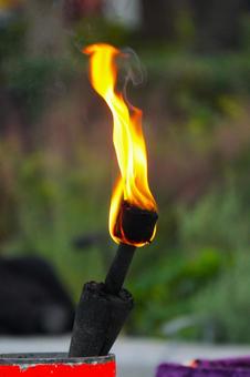 街中の大道芸の松明の炎3 松明,芸,火の写真素材