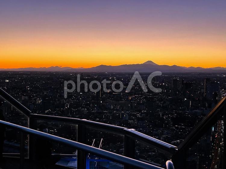 夕暮れの景色 夕焼け,空,シルエットの写真素材