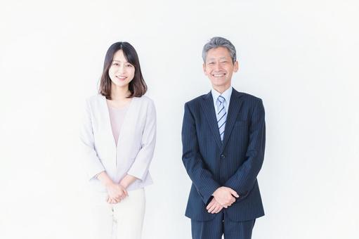 上司といい関係を築く女性社員 上司といい関係を築く女性社員 仕事,良い,チームの写真素材