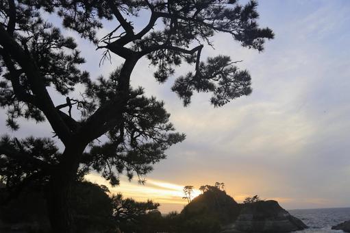西伊豆町堂ヶ島の美しい夕景 西伊豆町堂ヶ島の美しい夕景 美しい夕景,どうがしま,堂ヶ島の写真素材