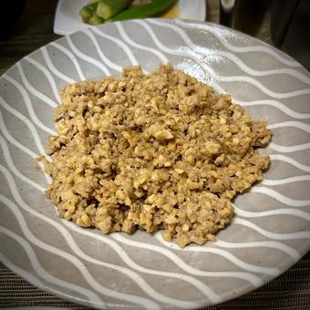 鶏ミンチと納豆のスタミナ炒め 鶏ミンチと納豆のスタミナ炒め スタミナ炒め,納豆,鶏肉の写真素材