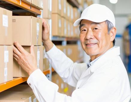まだまだ現役!定年後再雇用のイメージ まだまだ現役!定年後再雇用のイメージの写真