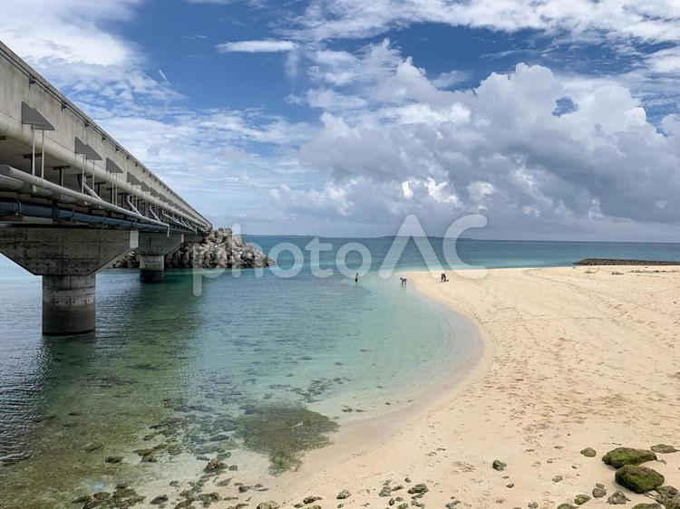 宮古島の海と橋 海,景色,砂浜の写真素材