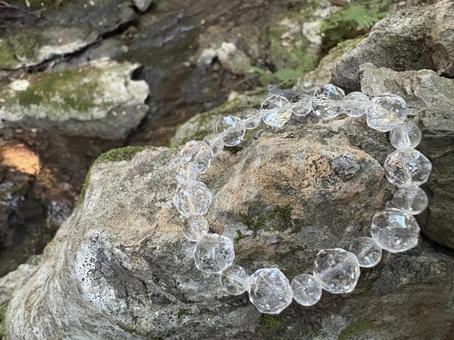 天然水晶のブレスレット 天然水晶のブレスレット 水晶,クリスタル,パワーストーンの写真素材