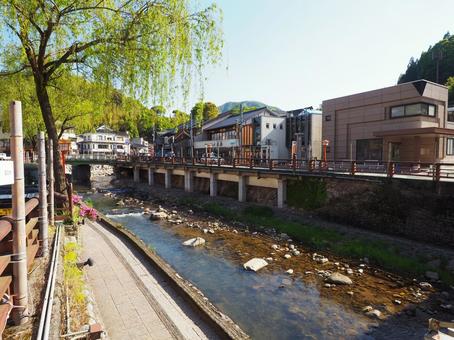 温泉街 温泉街 川,街並み,河川の写真素材