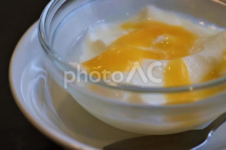 中華料理店のランチのデザートの杏仁豆腐 背景,杏仁豆腐,デザートの写真素材
