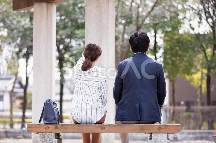 カジュアルビジネスの会社員 恋愛,夫婦,伴侶の写真素材